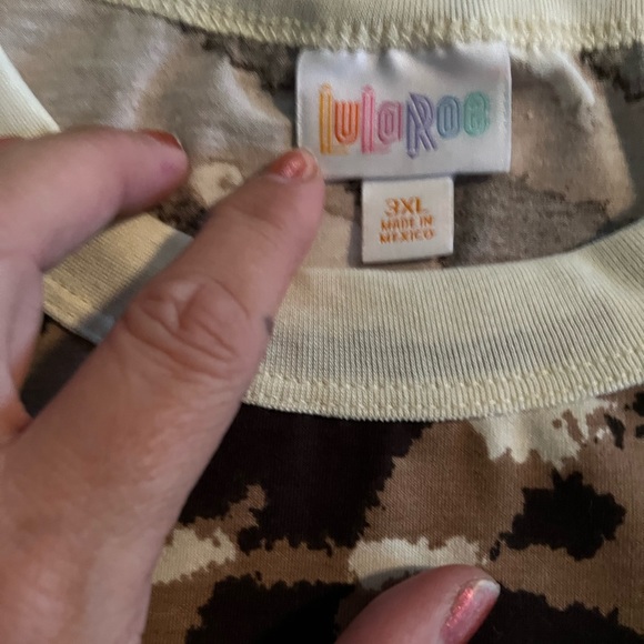 Big cat love classic tee GUC - Picture 2 of 4